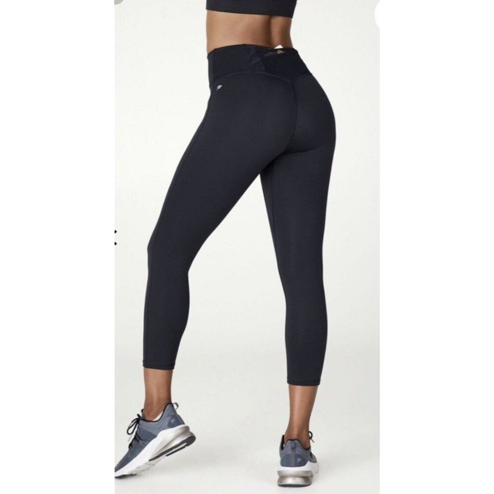 NWT Fabletics Trinity High Waisted Pocket Capri Black Size XS/4
